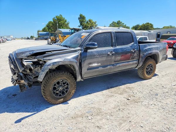 2022 TOYOTA TACOMA SR5