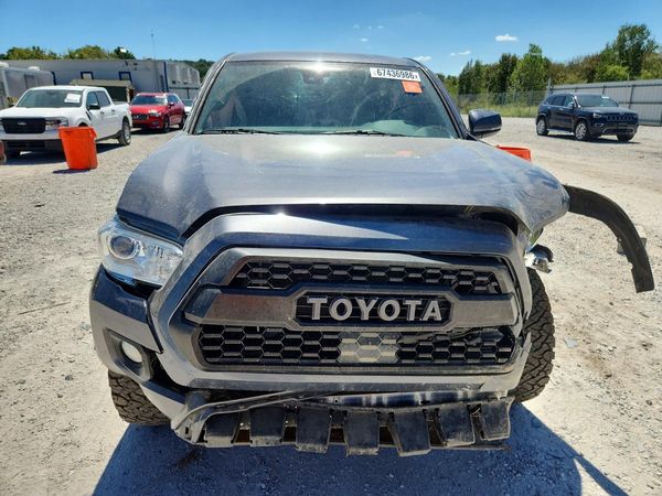 2022 TOYOTA TACOMA SR5