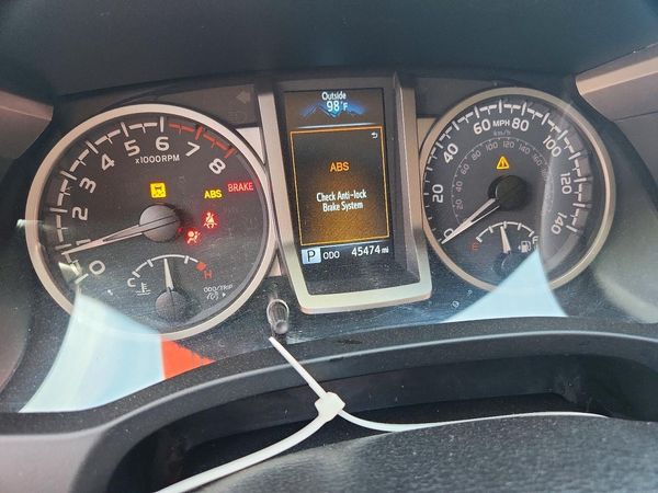 2022 TOYOTA TACOMA SR5