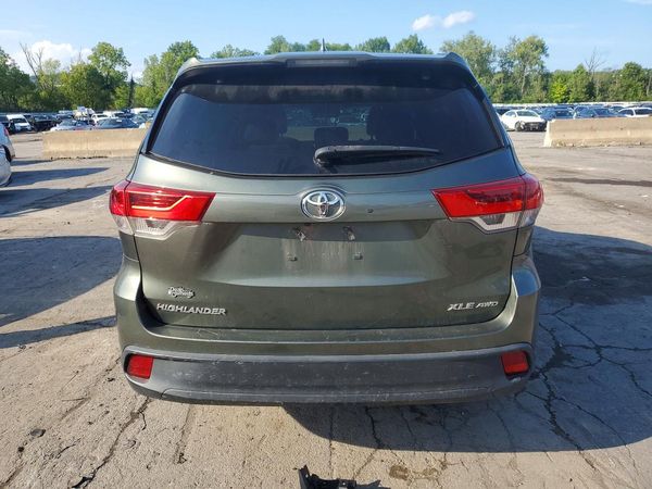 2018 TOYOTA HIGHLANDER