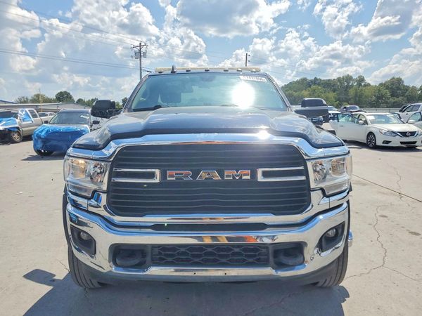 2019 RAM 5500 REG CAB CHASSIS