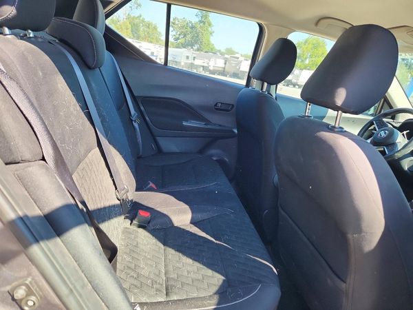 2021 NISSAN KICKS