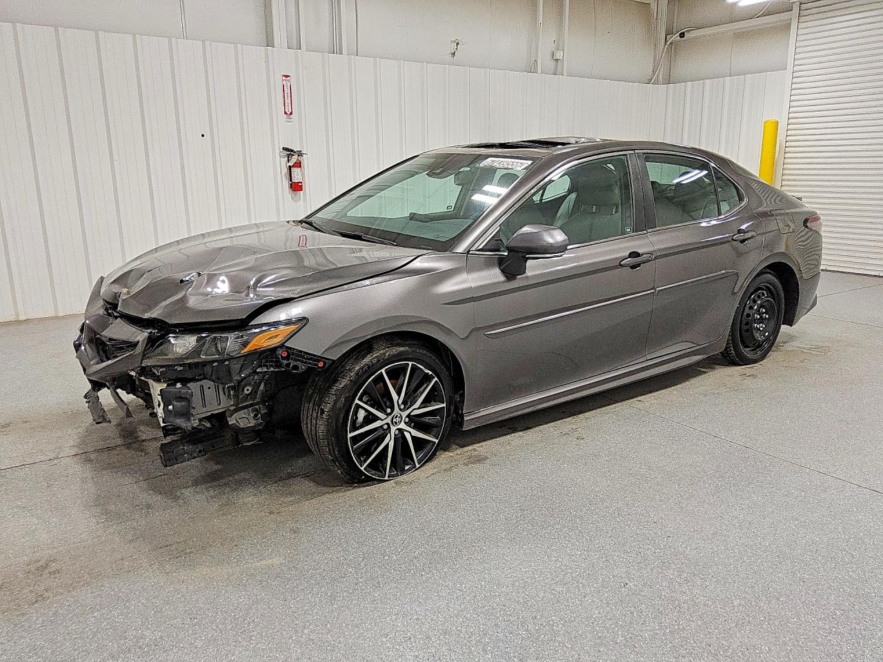 2023 TOYOTA CAMRY SE — Front 3/4