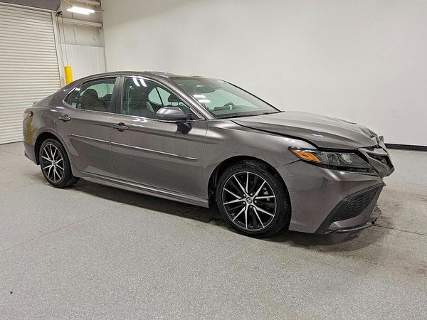 2023 TOYOTA CAMRY SE — Passenger 3/4