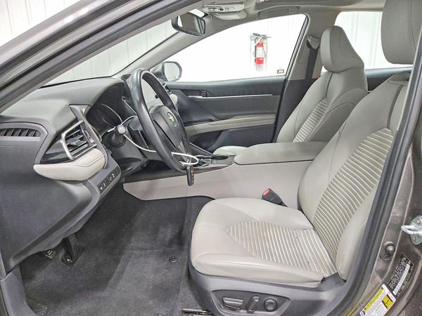 2023 TOYOTA CAMRY SE — DENT