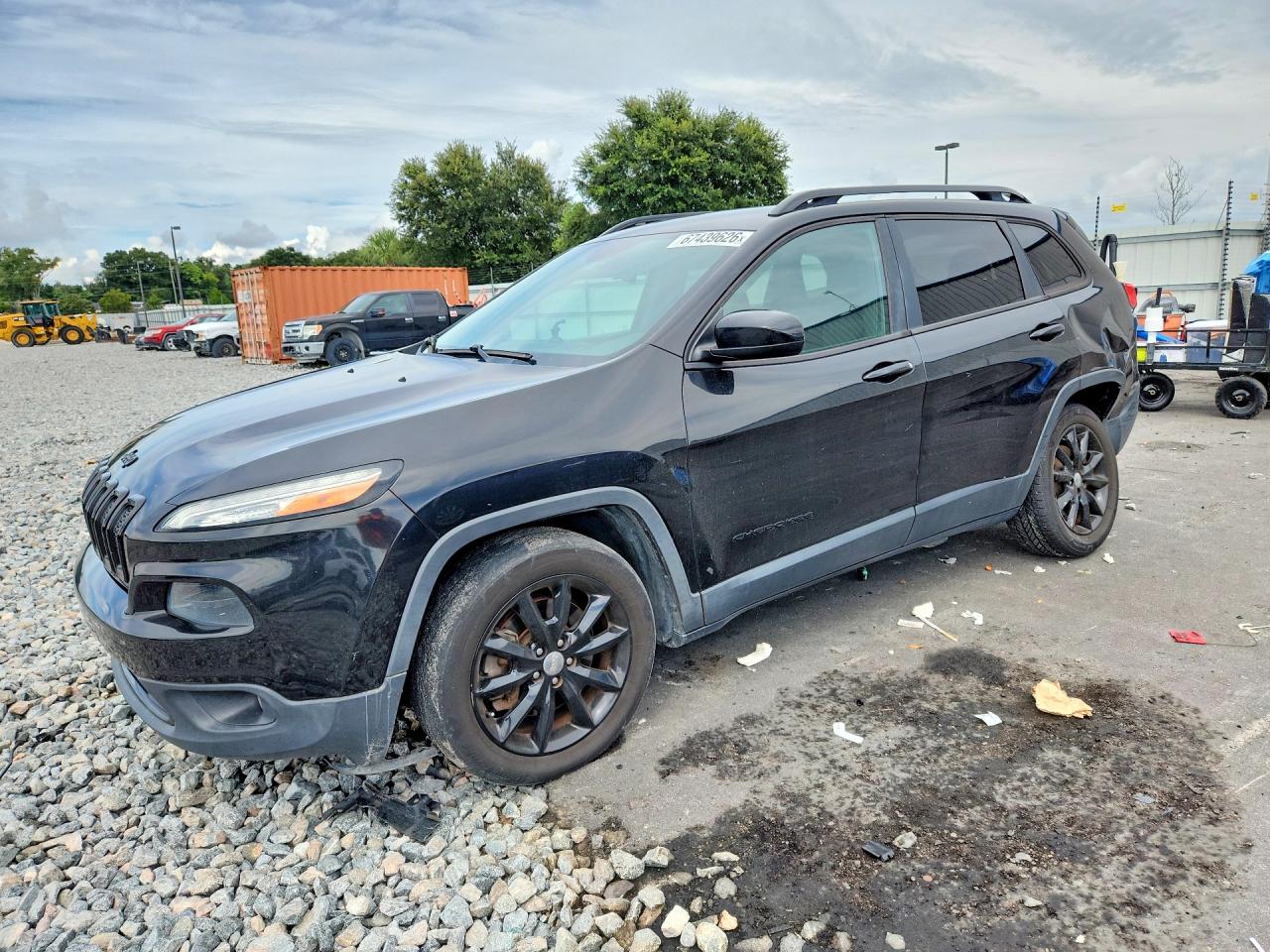 2014 JEEP CHEROKEE Latitude — Front 3/4