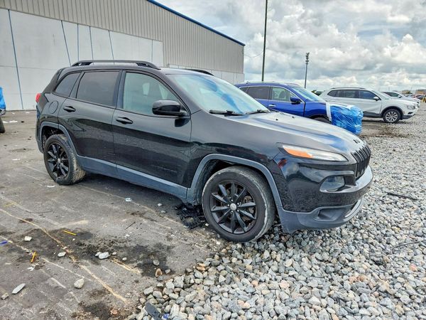 2014 JEEP CHEROKEE Latitude — Passenger 3/4