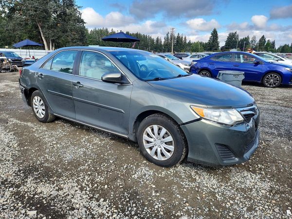 2014 TOYOTA CAMRY