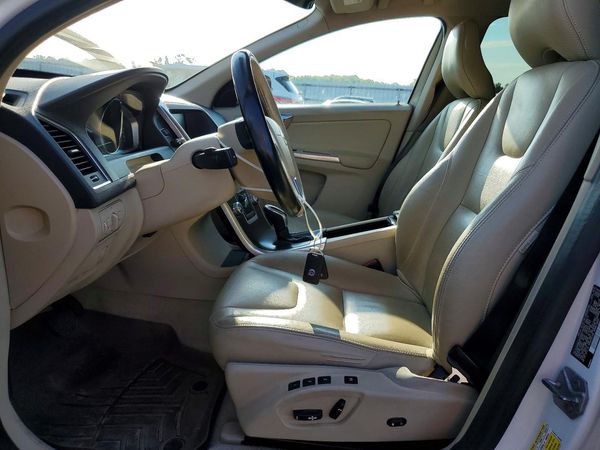 2016 VOLVO XC60 SV33 Premier