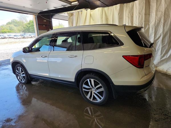2016 HONDA PILOT Elite