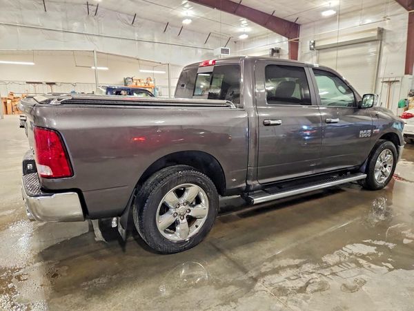 2016 RAM 1500 SLT