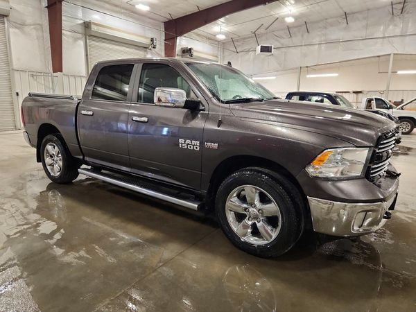 2016 RAM 1500 SLT