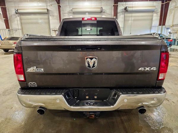 2016 RAM 1500 SLT