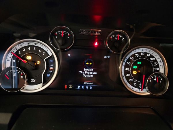 2016 RAM 1500 SLT