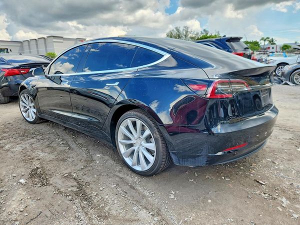 2018 TESLA MODEL 3