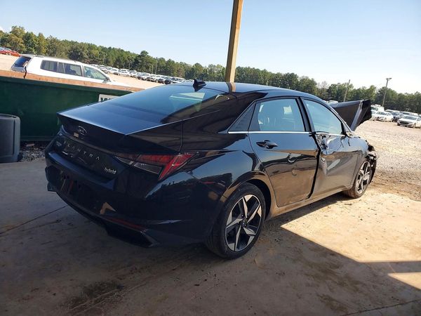 2022 HYUNDAI ELANTRA