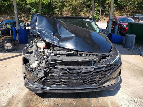 2022 HYUNDAI ELANTRA