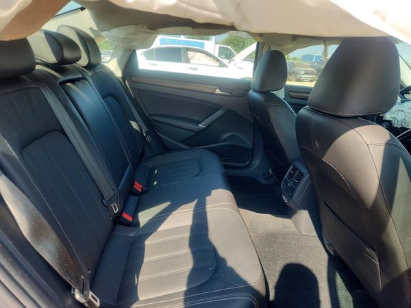 2020 VOLKSWAGEN PASSAT