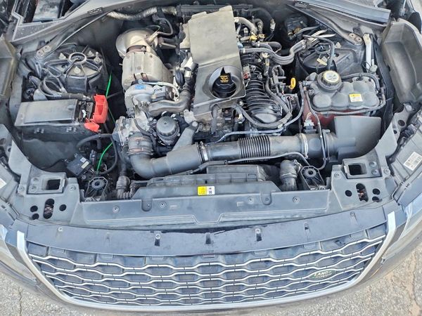 2018 LAND ROVER RANGEROVER S — Engine bay