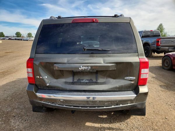 2016 JEEP PARTROIT Sport