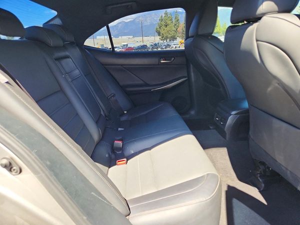 2019 LEXUS IS 300