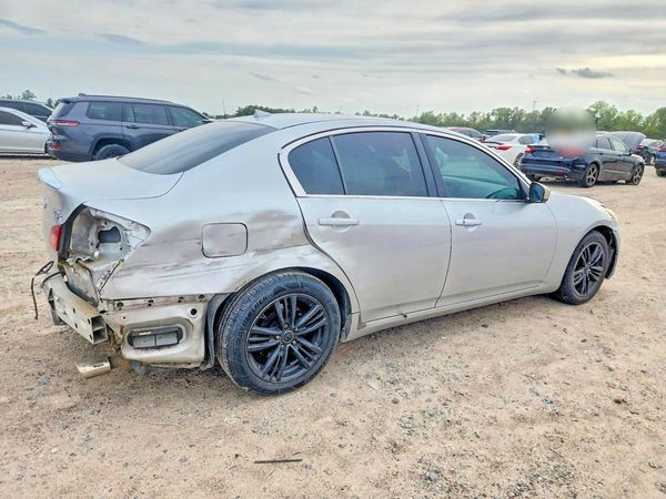 2013 INFINITI G37