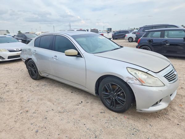 2013 INFINITI G37
