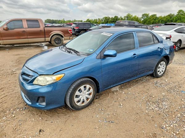 2013 TOYOTA COROLLA
