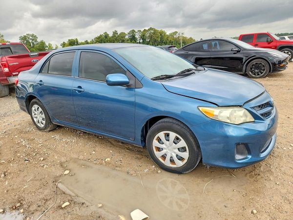 2013 TOYOTA COROLLA