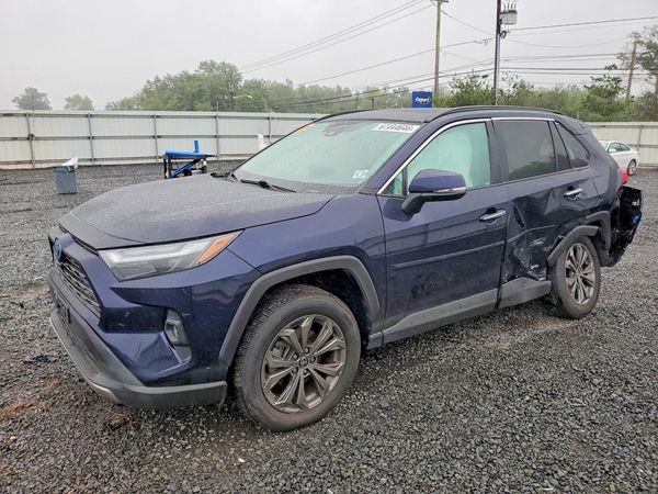 2022 TOYOTA RAV4 Limited — Front 3/4