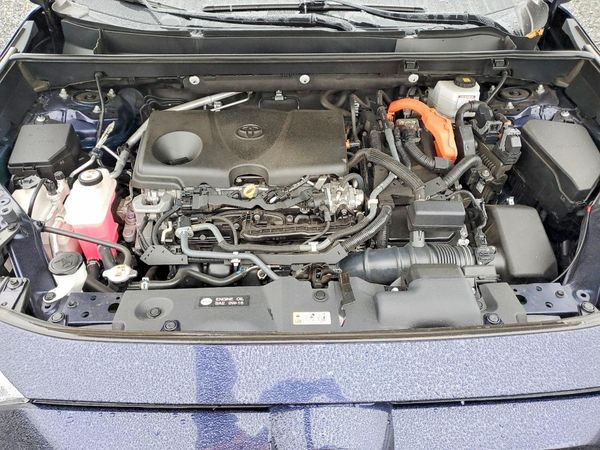 2022 TOYOTA RAV4 Limited — Engine bay