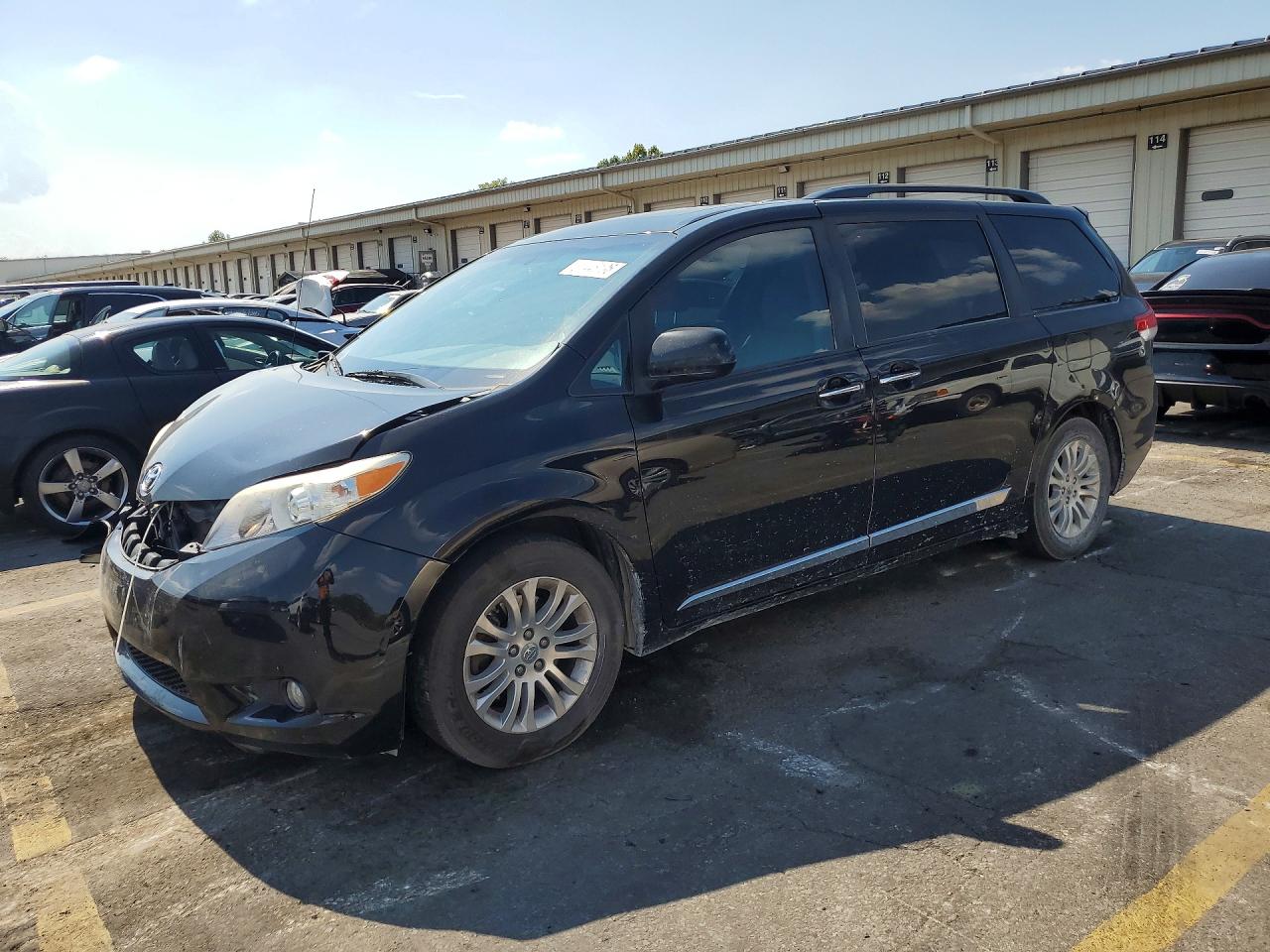 2014 TOYOTA SIENNA