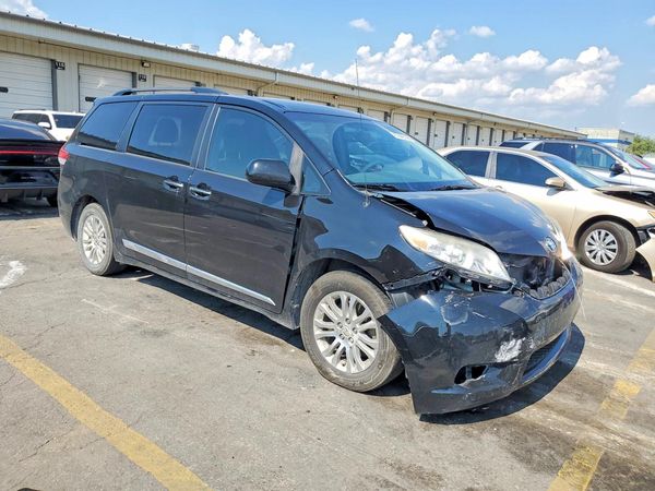 2014 TOYOTA SIENNA