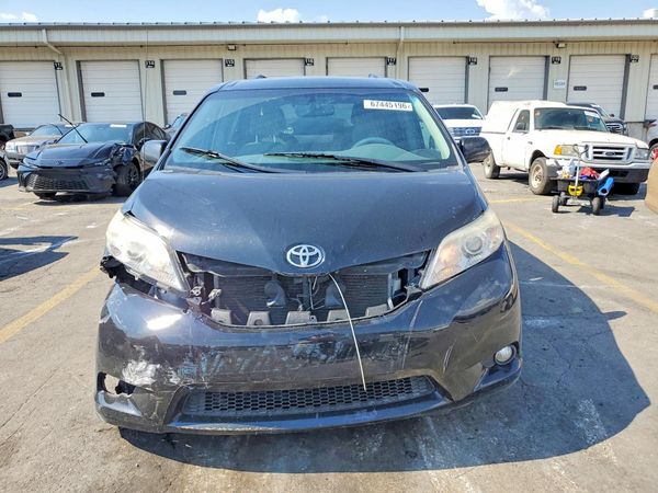 2014 TOYOTA SIENNA