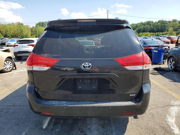2014 TOYOTA SIENNA