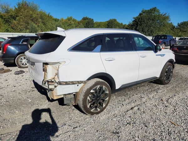 2025 KIA SORENTO