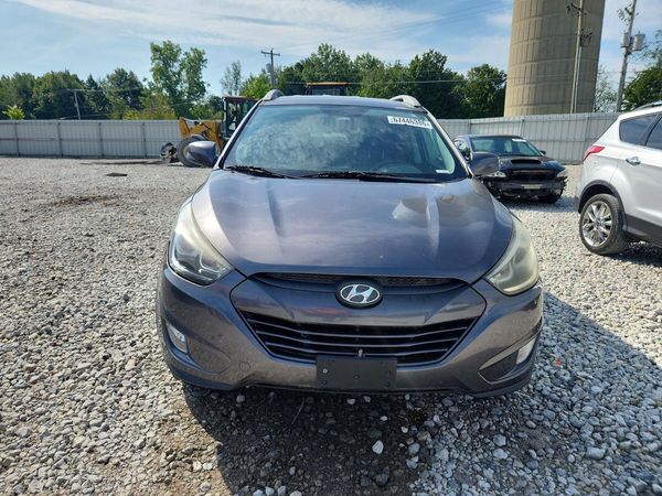 2015 HYUNDAI TUCSON GLS (Middle)
