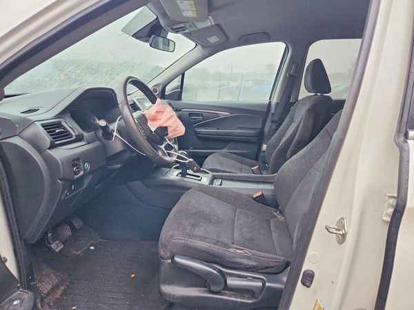 2019 HONDA PILOT LX — DENT