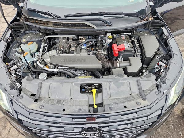 2026 NISSAN ROGUE SV — Engine bay