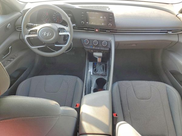 2022 HYUNDAI ELANTRA