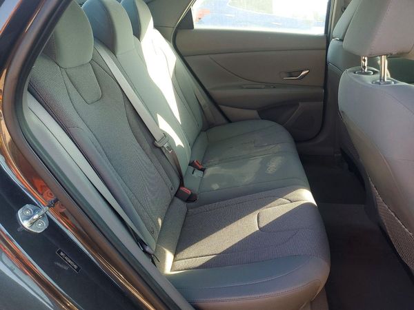 2022 HYUNDAI ELANTRA