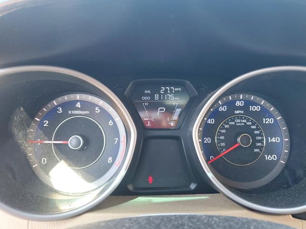 2013 HYUNDAI ELANTRA