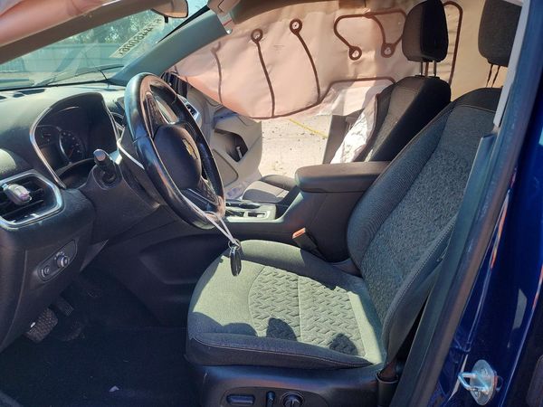 2022 CHEVROLET EQUINOX LT (1LT) — DENT