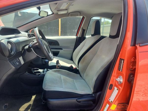 2014 TOYOTA PRIUS — DENT