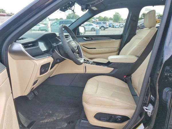 2025 JEEP GRAND CHEROKEE