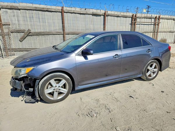 2014 TOYOTA CAMRY