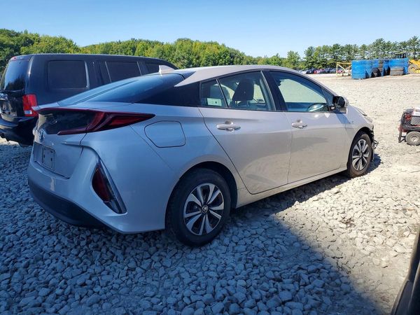 2018 TOYOTA PRIUS Plus/Premium/Advanced
