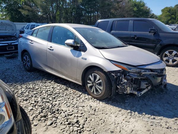 2018 TOYOTA PRIUS Plus/Premium/Advanced