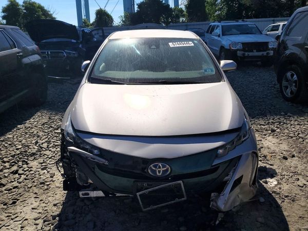 2018 TOYOTA PRIUS Plus/Premium/Advanced