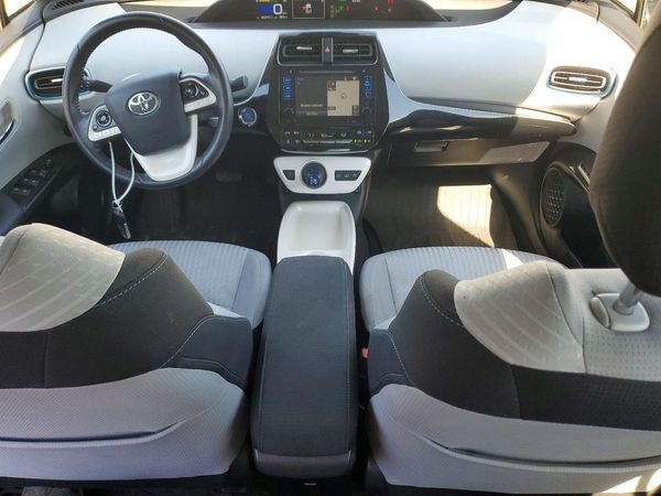 2018 TOYOTA PRIUS Plus/Premium/Advanced